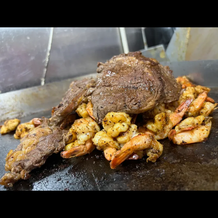 Ribeye Steak with Grilled Shrimp Lol